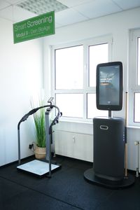 Smart Screening mit dem EGYM Fitness Hub und der Seca BIA-Waage